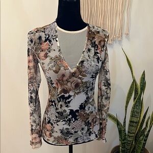 Gimmicks by BKE Floral V-Neck Blouse - Cream and Brown